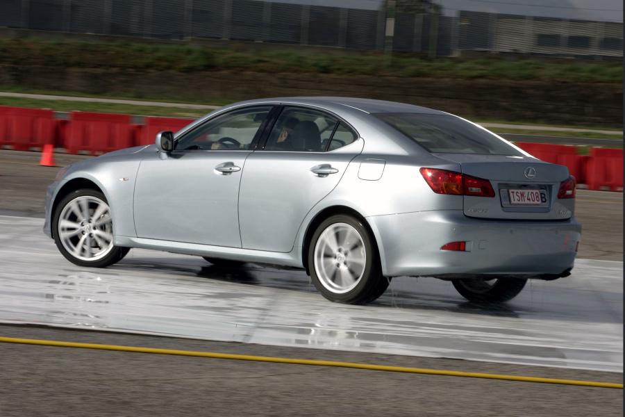  Lexus IS250 2005 года  (фото 138 из 141)